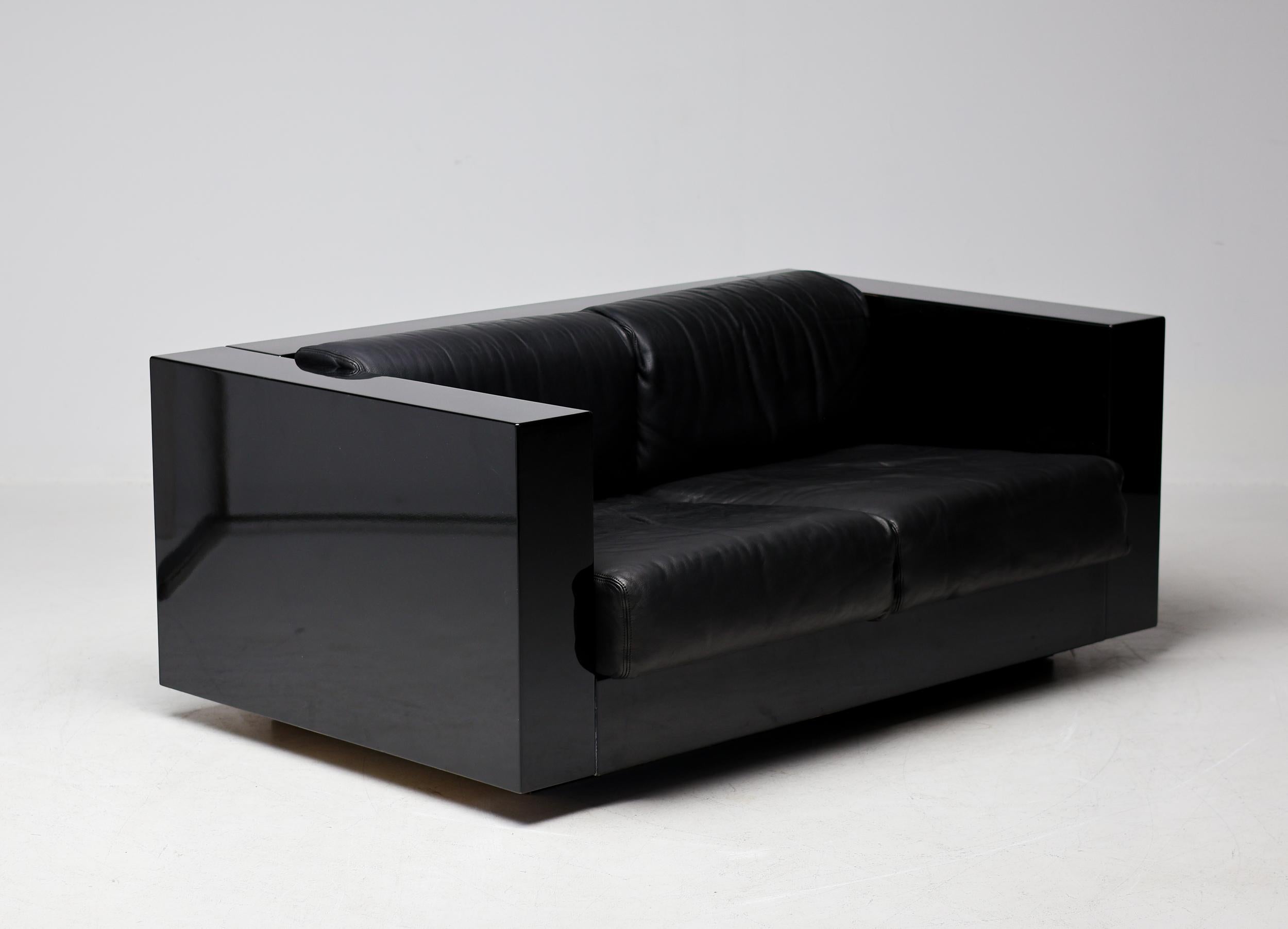 Massimo Vignelli Canapé Saratoga noir sur noir, Italie, 1964 en vente 5