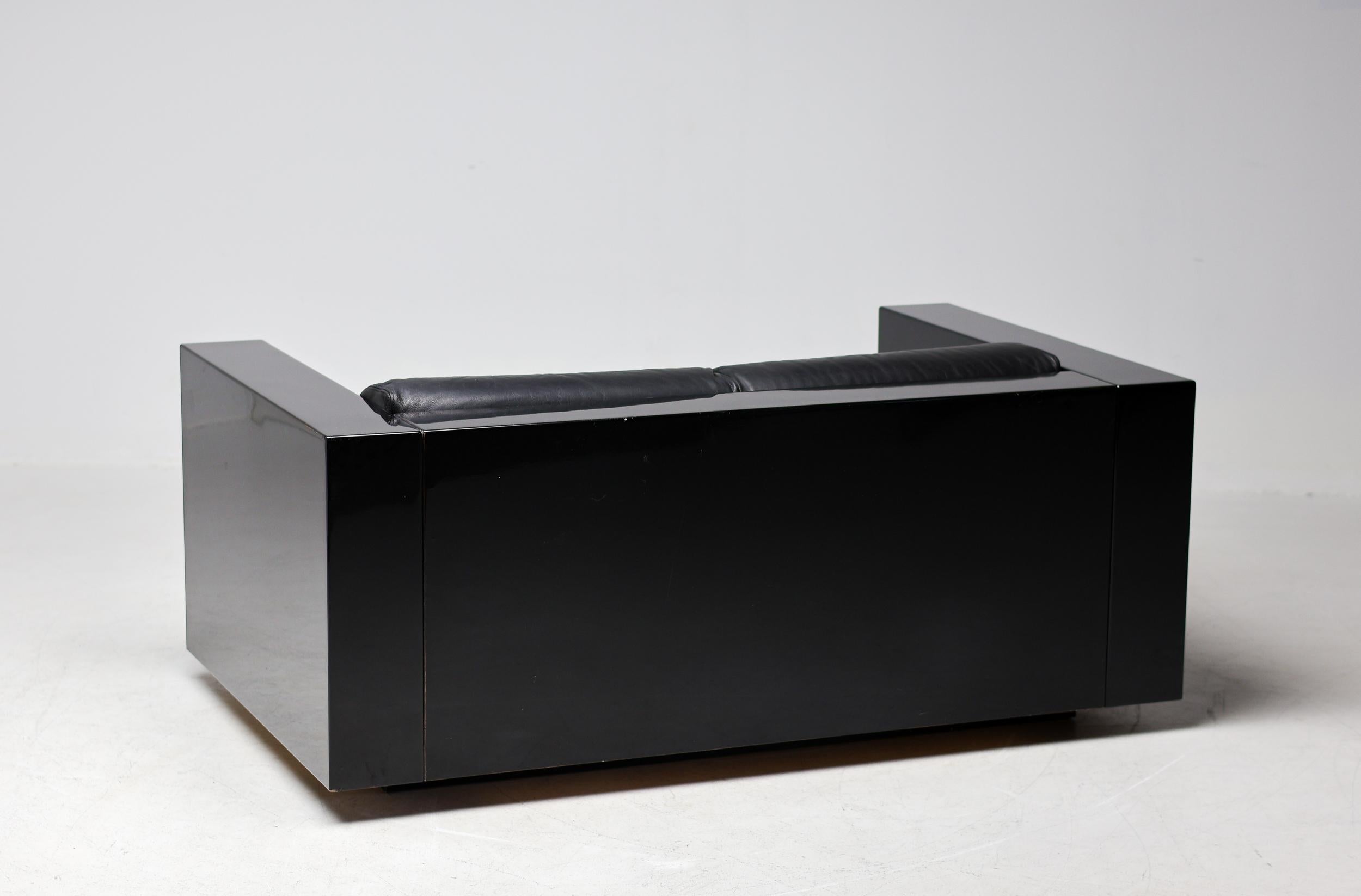 Bois Massimo Vignelli Canapé Saratoga noir sur noir, Italie, 1964 en vente