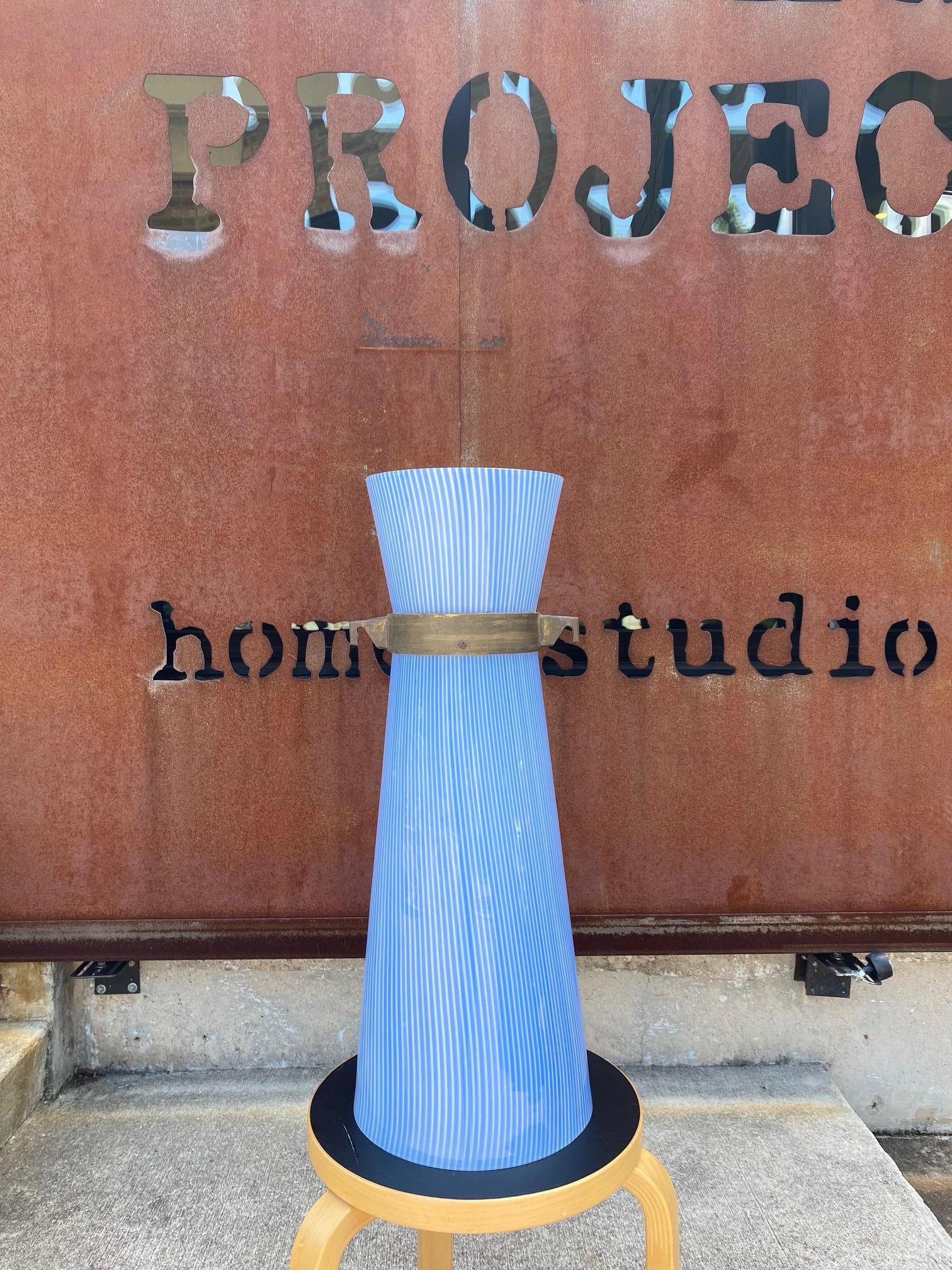 Massimo Vignelli Blue and White Venini Glass Pendant Lamp, Italy, 1950s In Good Condition For Sale In Austin, TX