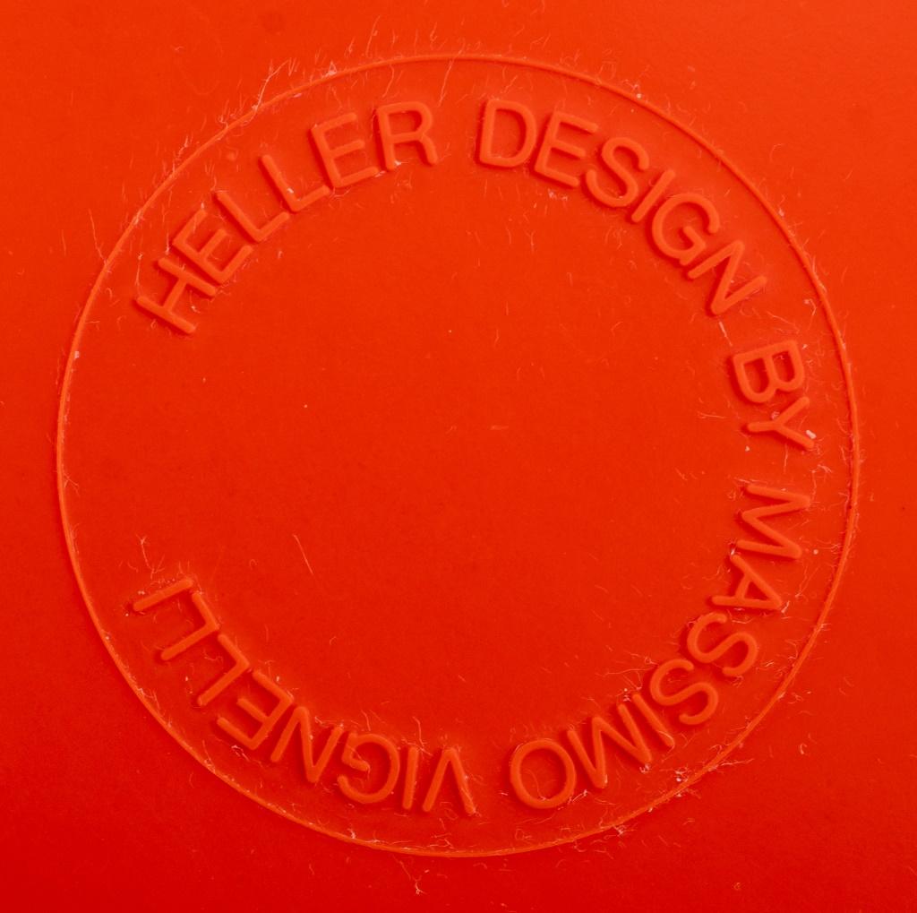 Massimo Vignelli for Heller Dinner Set, 39 Pcs. In Good Condition For Sale In New York, NY