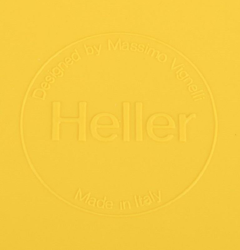 Mid-Century Modern Massimo Vignelli for Heller Italien, a Set of 8 Dinner Plates in Yellow Melamine For Sale