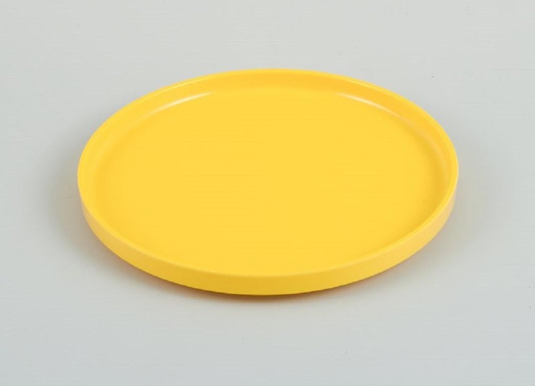 Mid-Century Modern Massimo Vignelli for Heller, Italy, a Set of 4 Plates in Yellow Melamine For Sale