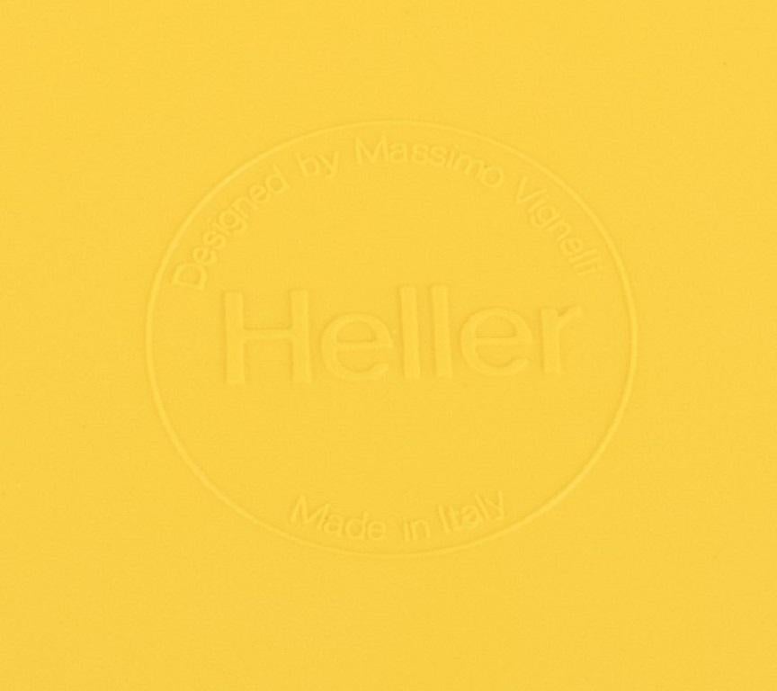 Italian Massimo Vignelli for Heller, Italy, a Set of 6 Dinner Plates in Yellow Melamine For Sale