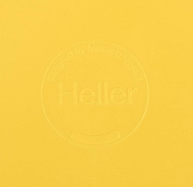 Mid-Century Modern Massimo Vignelli for Heller, Italy, a Set of 8 Plates in Yellow Melamine For Sale