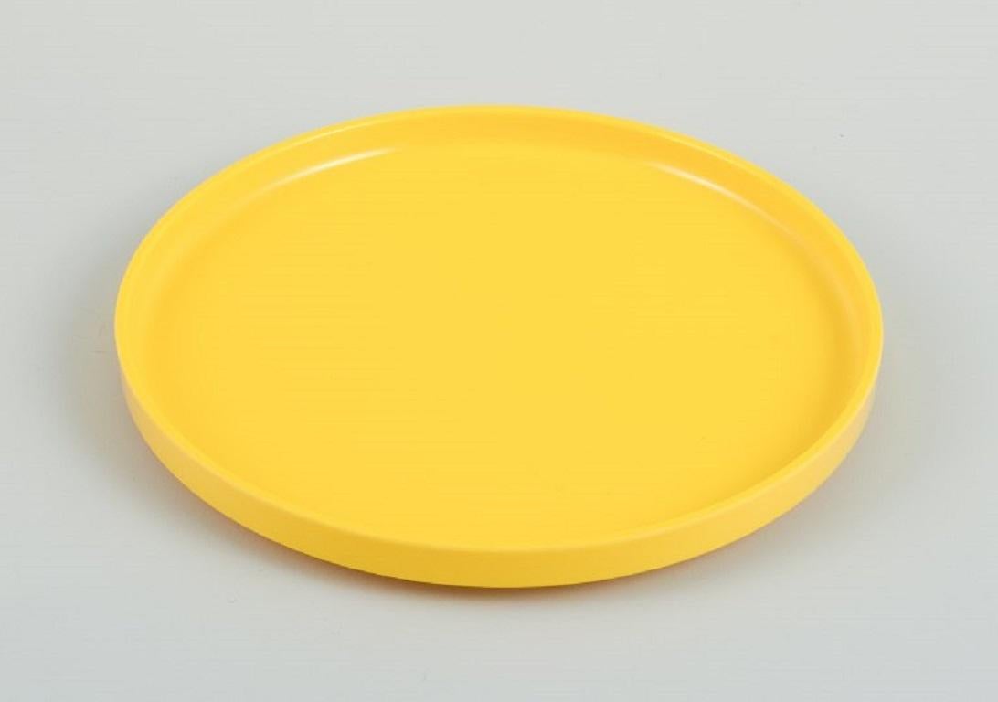 Italian Massimo Vignelli for Heller, Italy, a Set of 8 Plates in Yellow Melamine For Sale