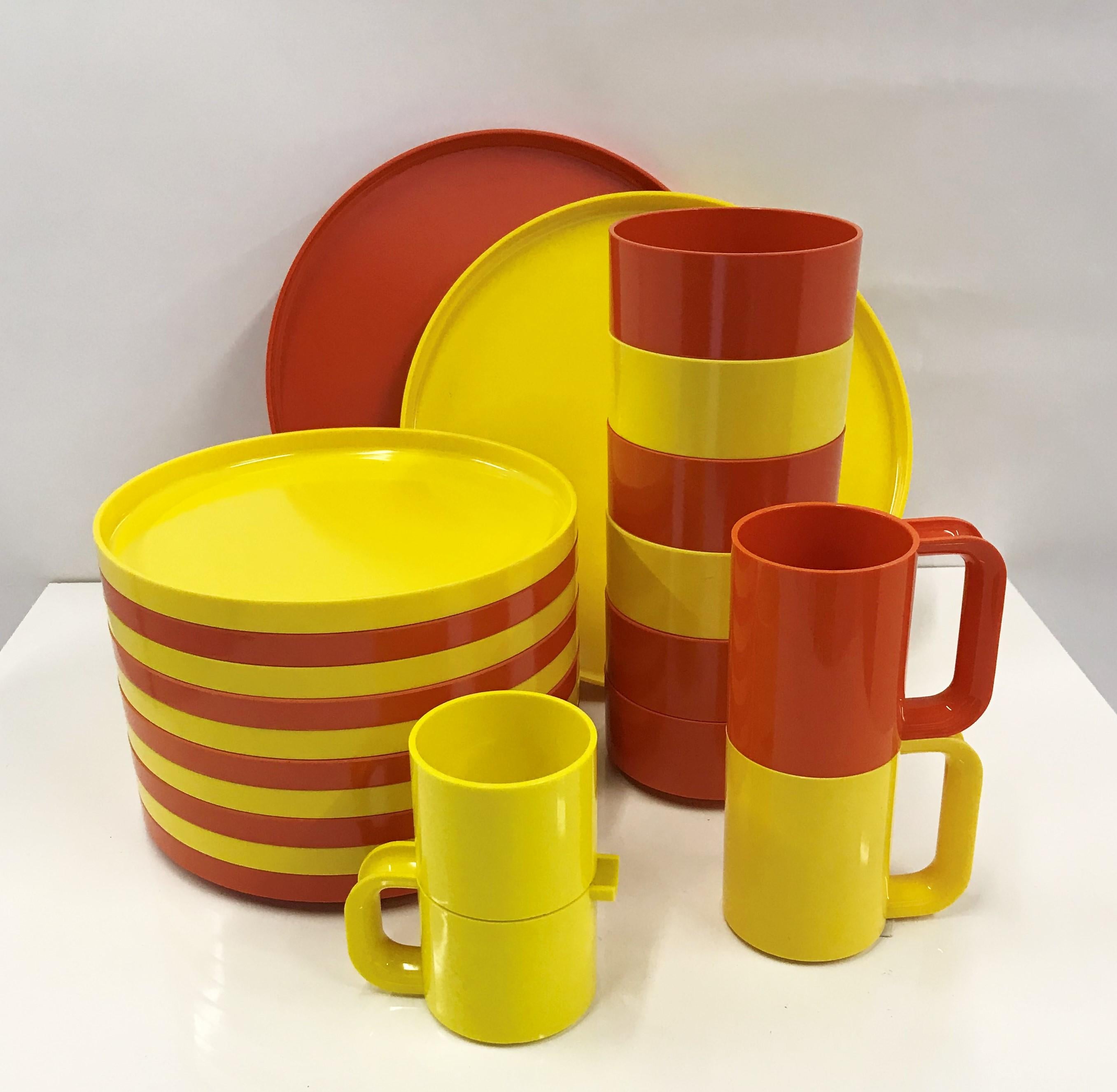 Massimo Vignelli for Heller Set of Max 2 ABS Dinnerware, Italy 1960s - 22 Pieces 4
