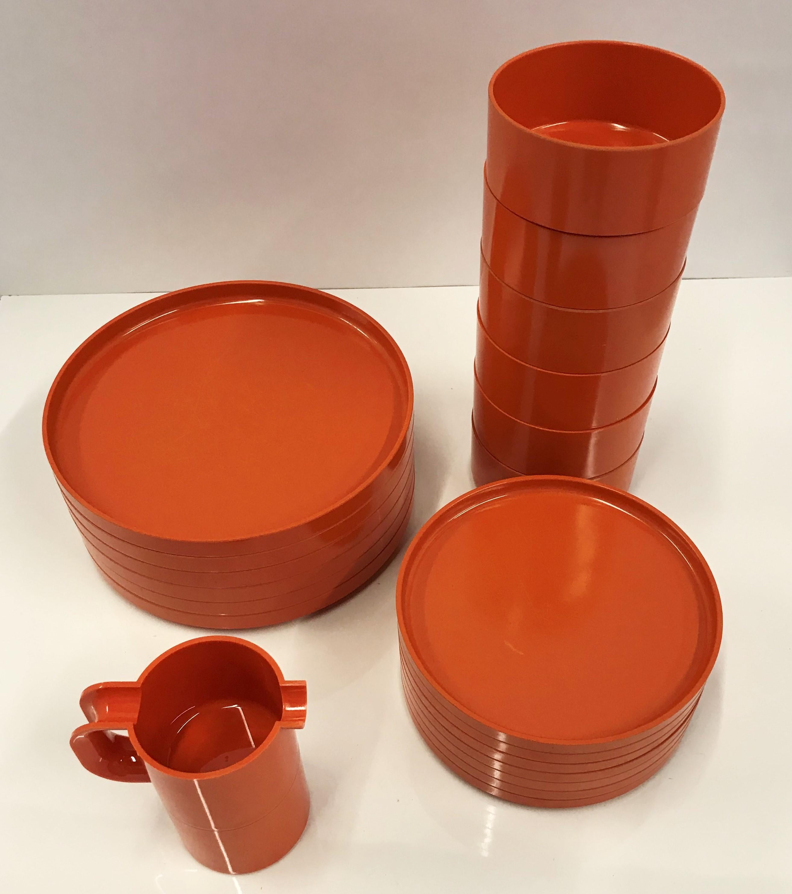 Mid-Century Modern Massimo Vignelli for Heller Set of Max 2 ABS Dinnerware, Italy 1960s - 22 Pieces