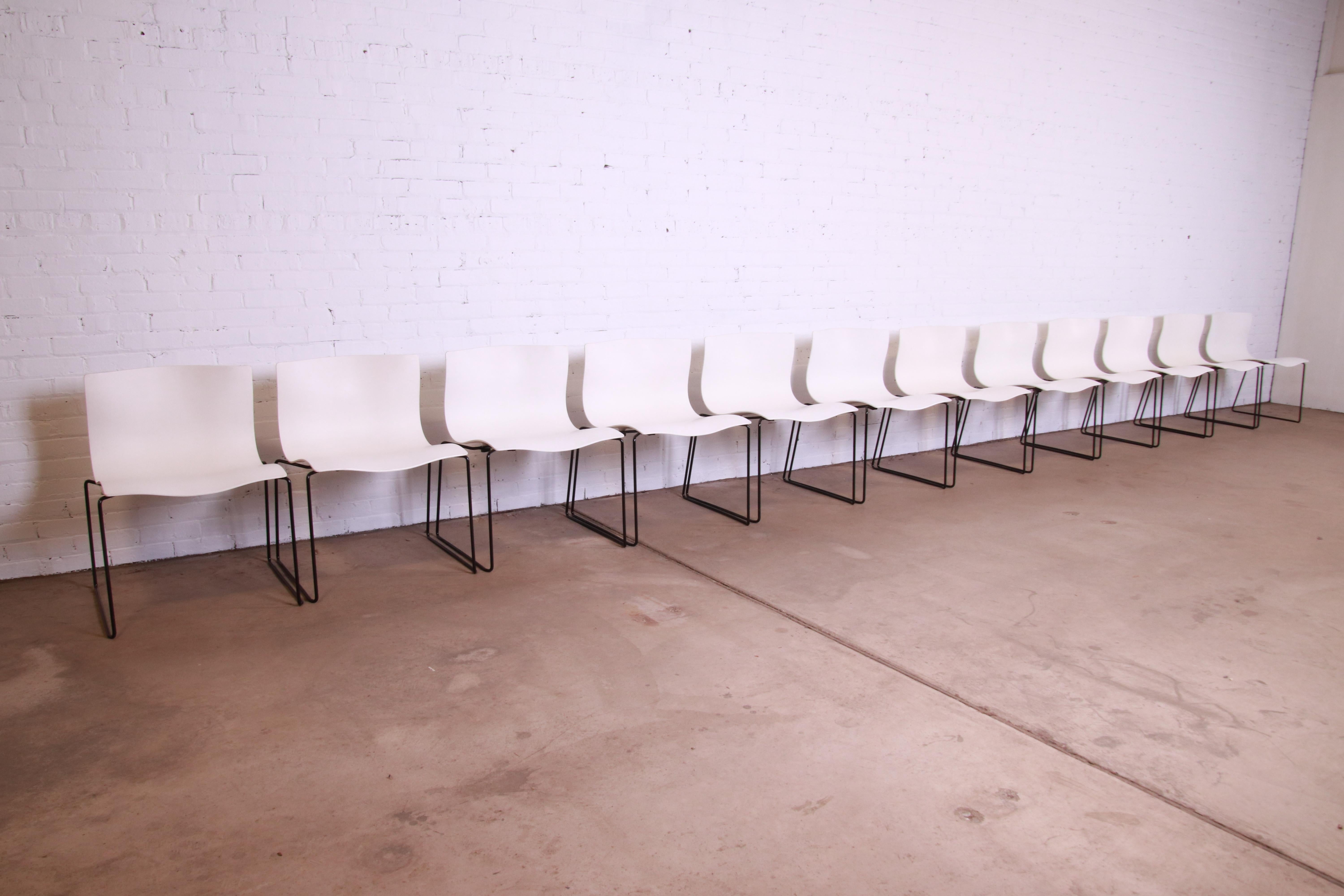 Massimo Vignelli für Knoll International Postmoderne Taschentuchstühle, Zwölf (Ende des 20. Jahrhunderts) im Angebot
