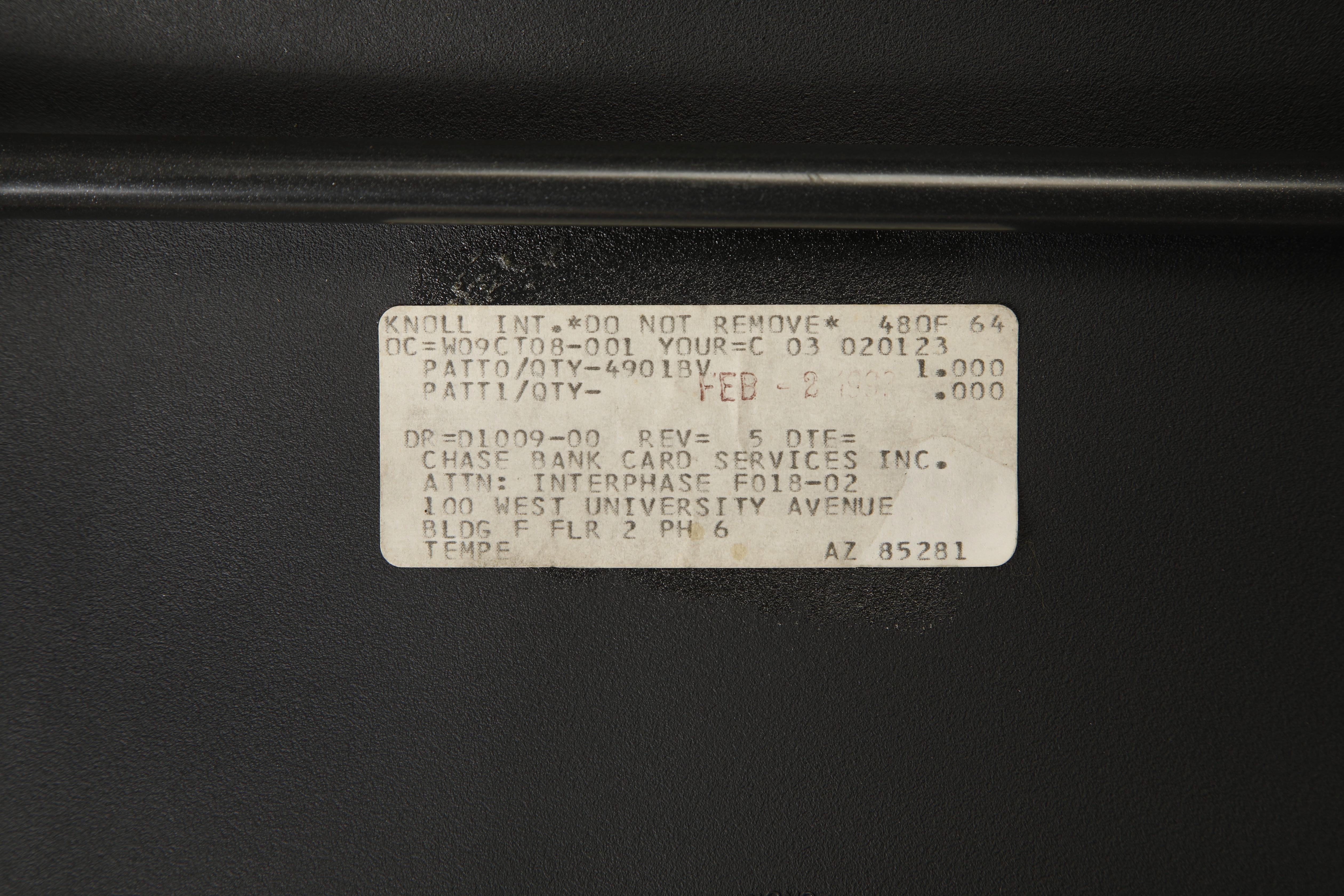Massimo Vignelli für Knoll Intl 'Taschentuch' Stapelstühle, Signiert, 19 Stück verfügbar im Angebot 9