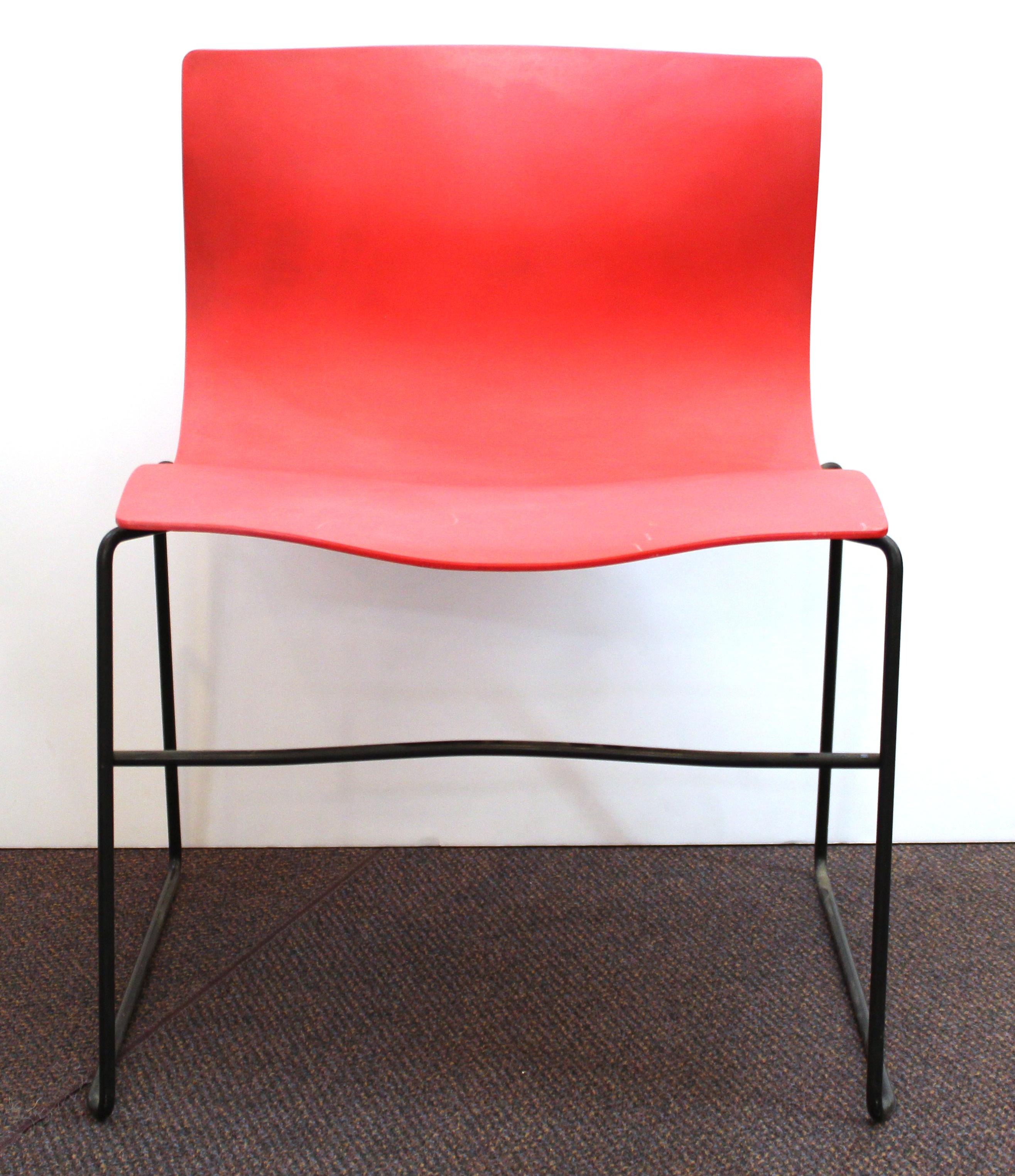 Postmodern handkerchief chair designed by Massimo Vignelli for Knoll International in the 1980s. Label on the bottom. The piece is in great vintage condition with some minor age-appropriate wear to the seating surface and metal. This chair is from