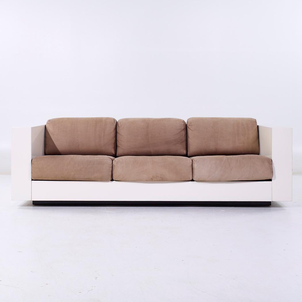 Massimo Vignelli per Poltronova Saratoga Divano di metà secolo

Questo divano misura: 83 pollici di larghezza x 37 di profondità x 26 di altezza, con un'altezza della seduta di 15,5 pollici e un'altezza dei braccioli di 24 pollici.

Tutti i mobili