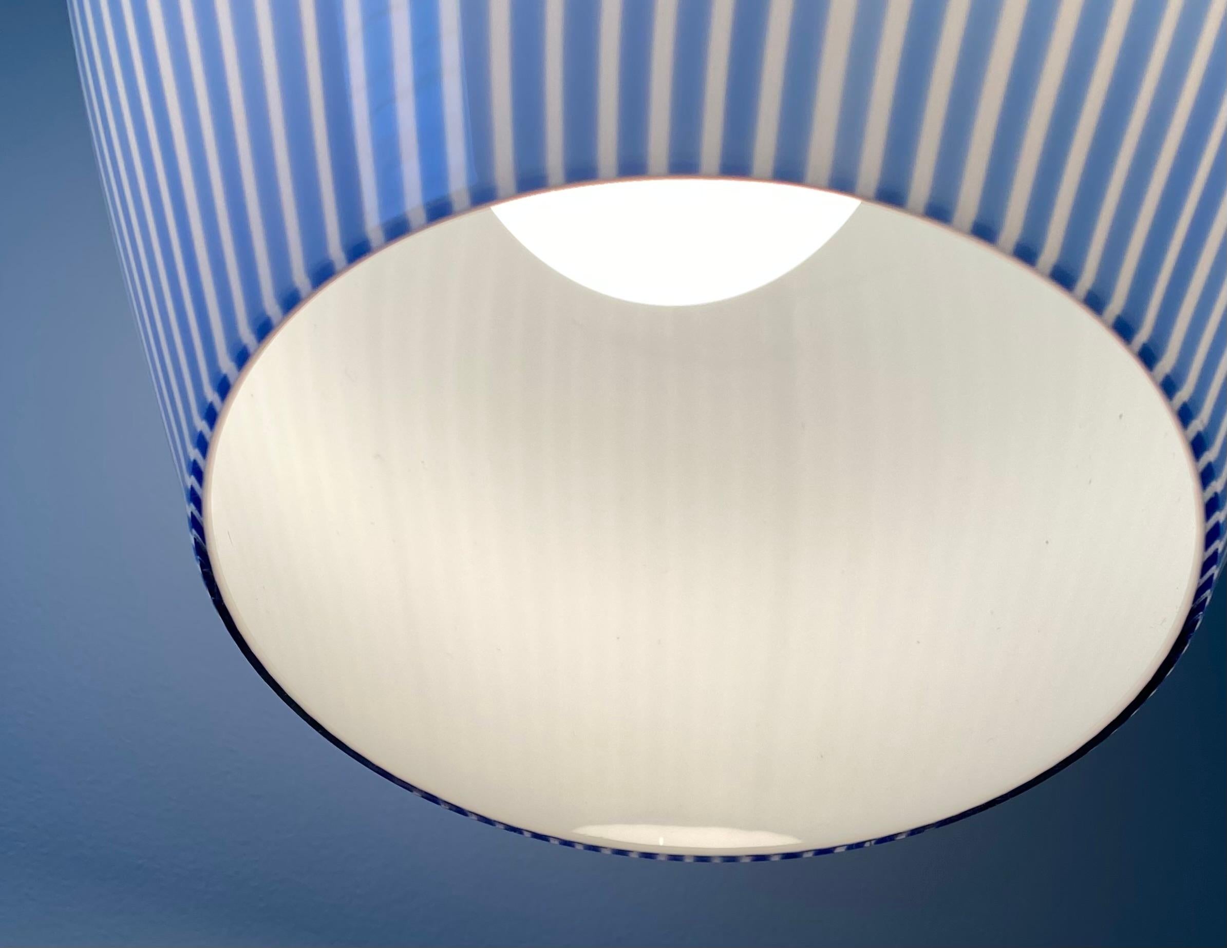 Massimo Vignelli for Venini A Cane Pendant Lamp In Excellent Condition For Sale In New York, NY