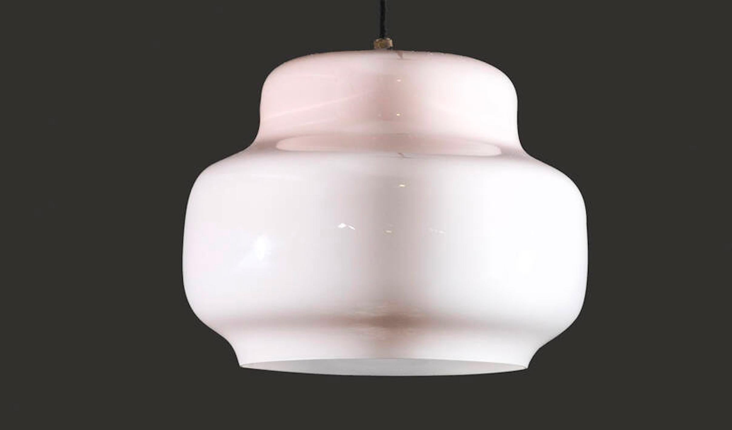 Massimo Vignelli, Lampada a sospensione mod. 4048, prod. Venini, anni '60 In condizioni buone in vendita a Rivoli, IT