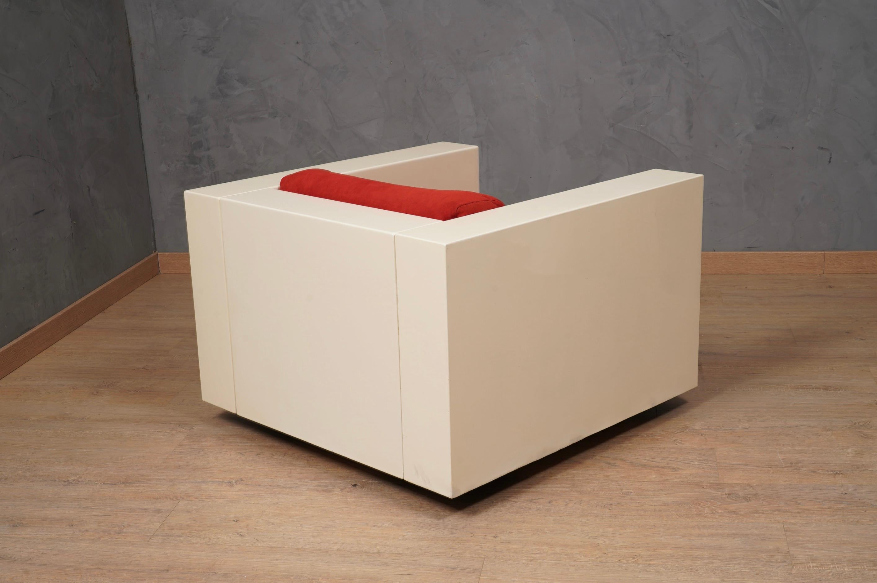 Lacquered MASSIMO VIGNELLI Mod. Saratoga White and Red ArmChair, 1964 For Sale