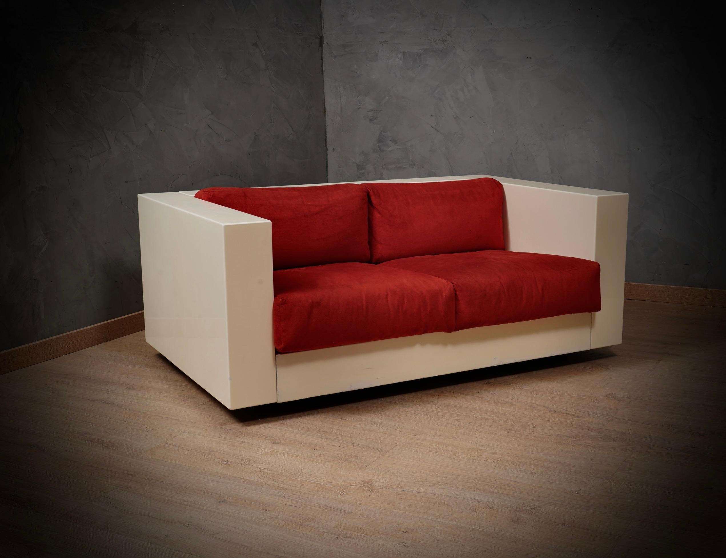 MASSIMO VIGNELLI Mod. Sofá Saratoga blanco y rojo, 1964 Moderno de mediados de siglo en venta