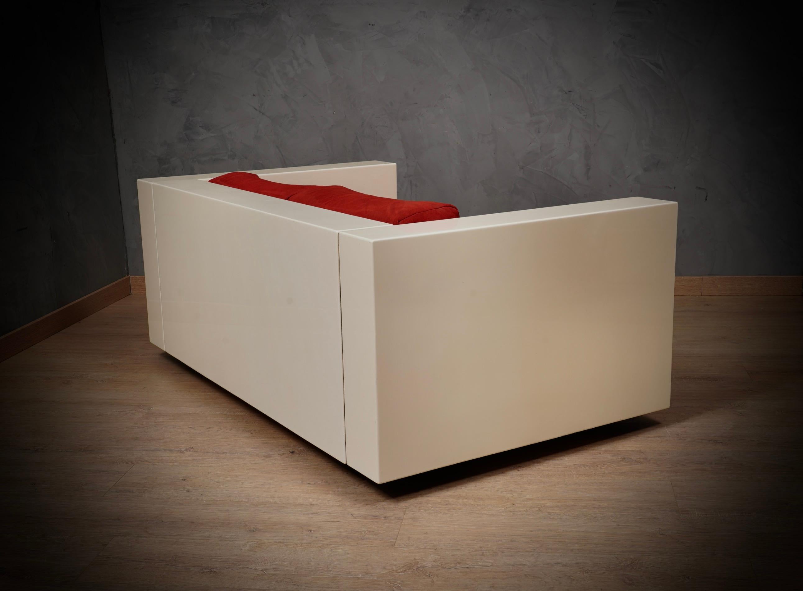 MASSIMO VIGNELLI Mod. Sofá Saratoga blanco y rojo, 1964 Lacado en venta