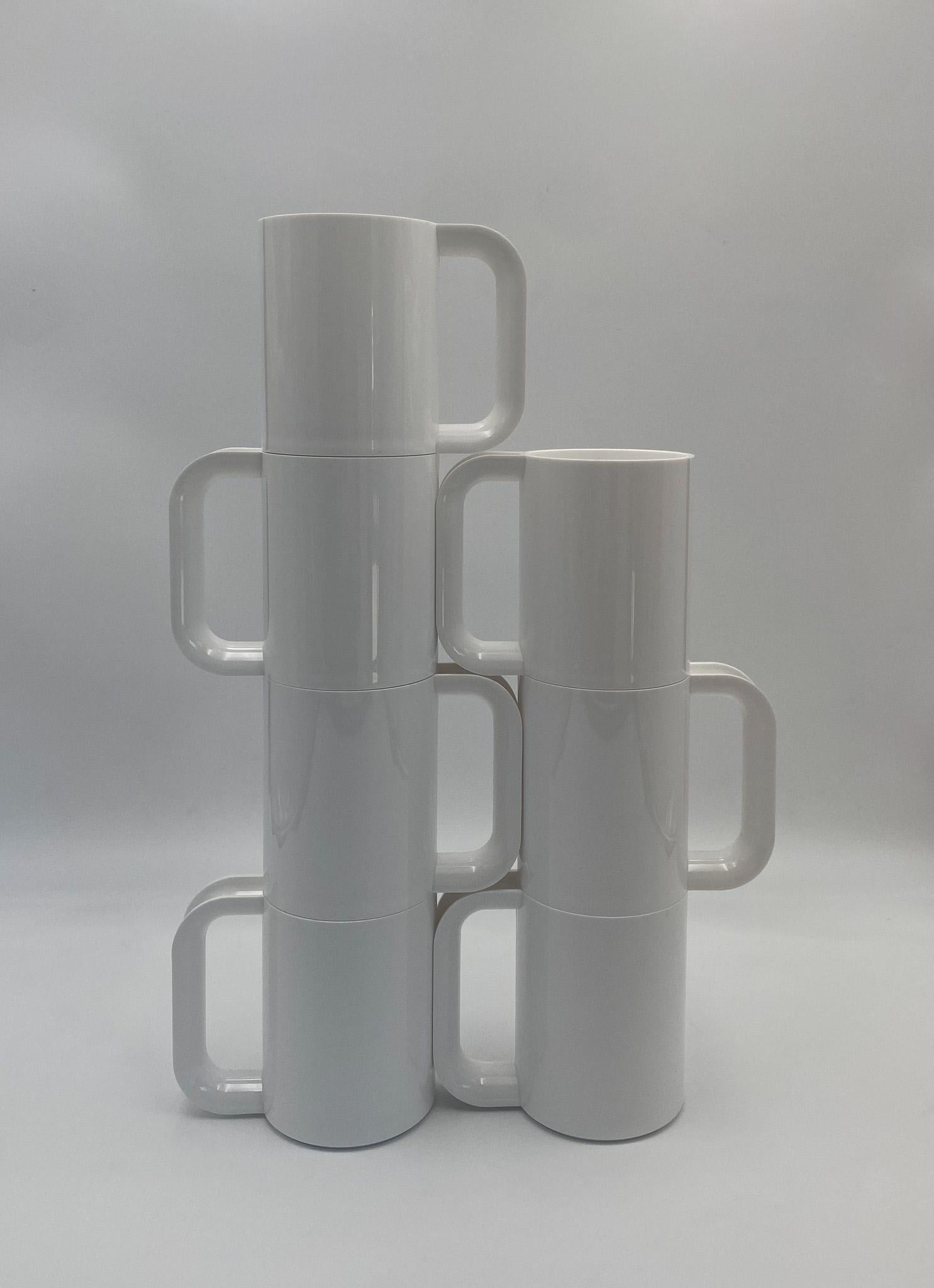 Mid-Century Modern Massimo Vignelli Stackable Dinnerware for Heller ( 33 pieces ), USA, c.1980