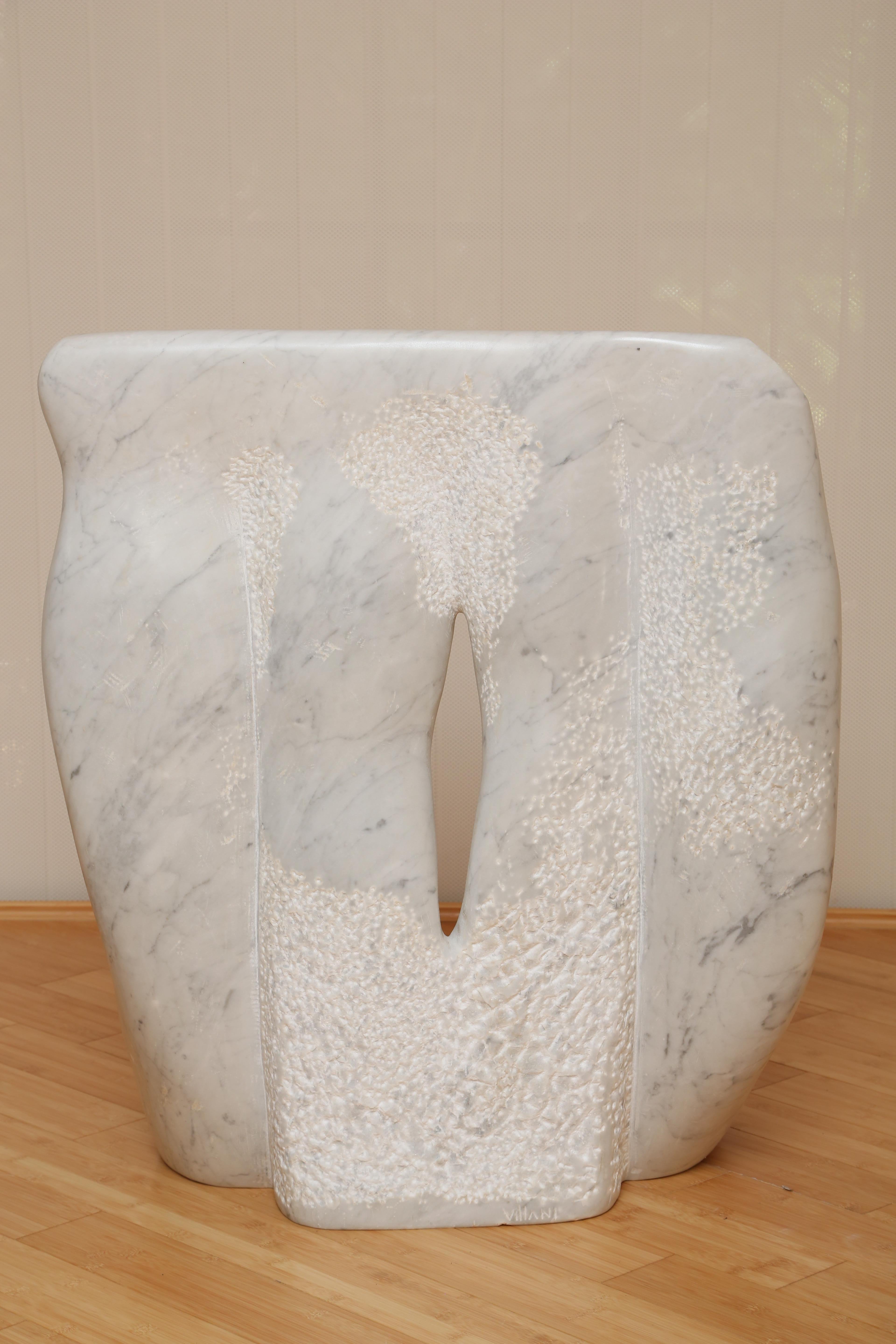 Carrara marble sculpture - Beige Figurative Sculpture by Massimo Villani