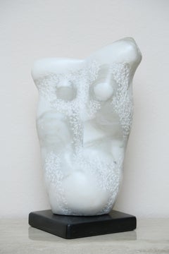 Carrara marble sculpture