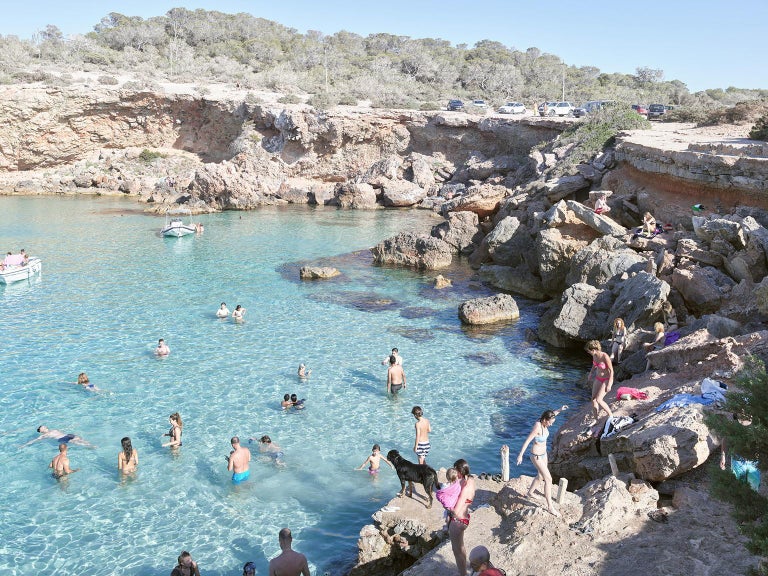 <i></noscript>Cala Conta Black Dog</i>, 2016, offered by Edition EKTAlux