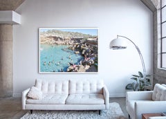 Cala Conta Schwarzer Hund – großformatige mediterrane Strandszene (Künstler gerahmt)