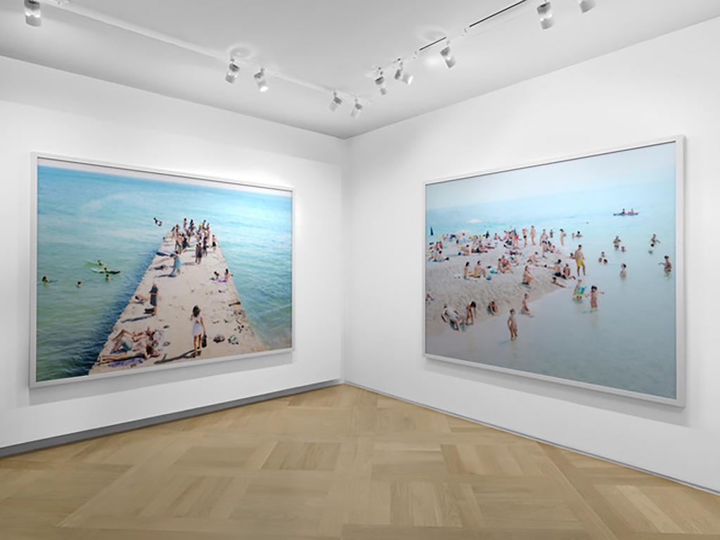 Monopoli Sunrise (framed) - large scale photo of Mediterranean beach ritual For Sale 8