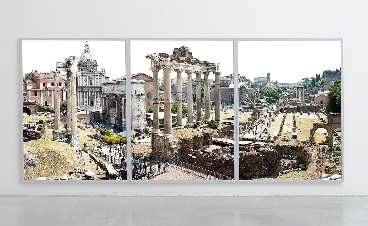 Trittico Forum (2011) - fotografia in trittico di grande formato di un iconico sito romano - Print di Massimo Vitali