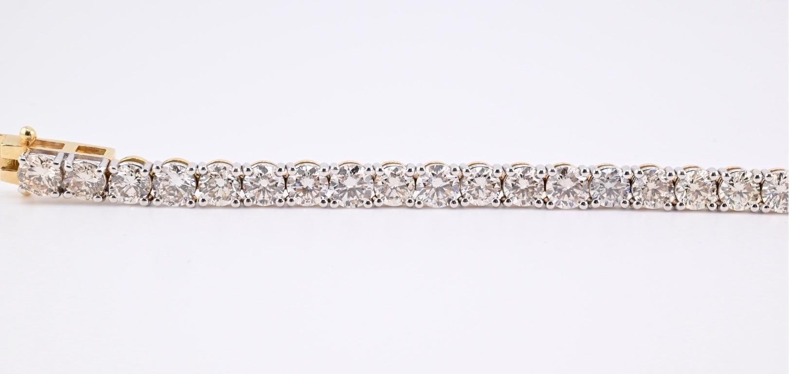 Women's or Men's Massive 13.90 Carat Natural Diamond Tennis Bracelet VS Clarity