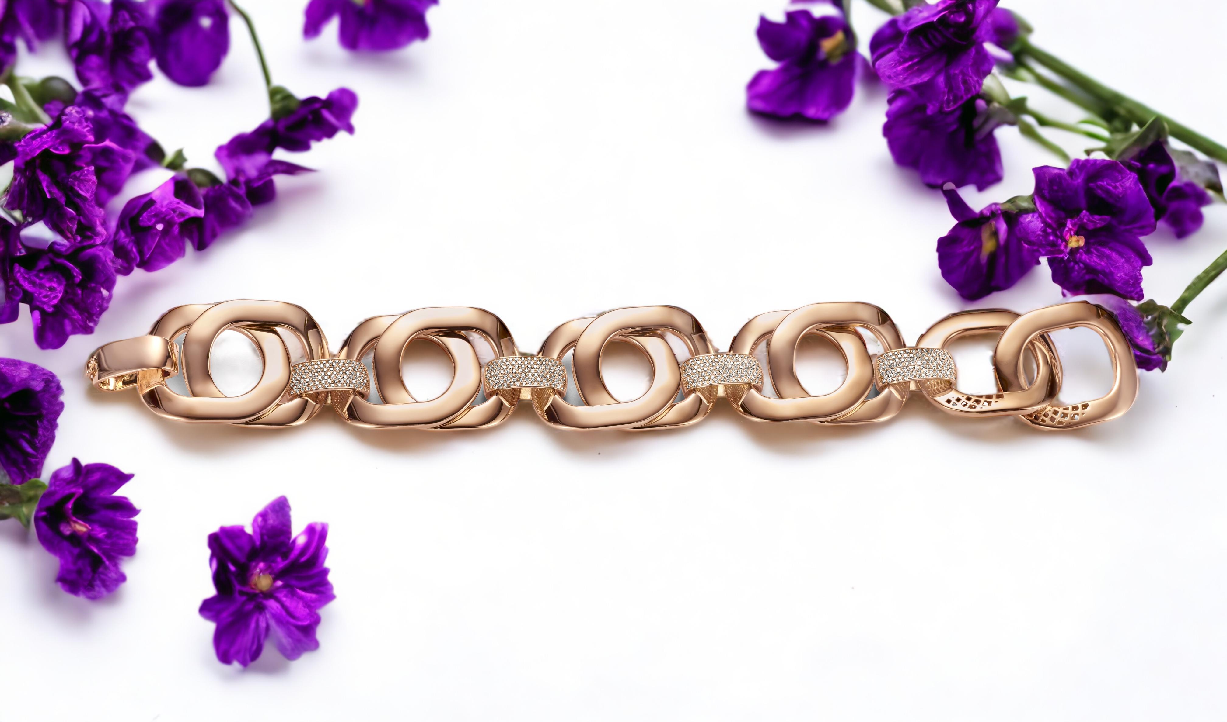 Massive 18 kt. rose gold Link / Chain Bracelet With 3.99 ct. Diamonds For Sale 7
