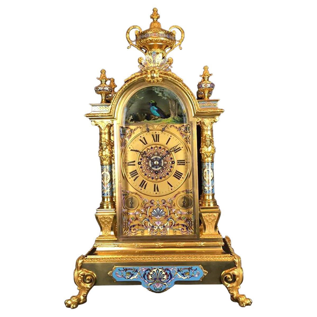 Grande horloge musicale ancienne en bronze émaillé avec support en forme d'orge, 1880