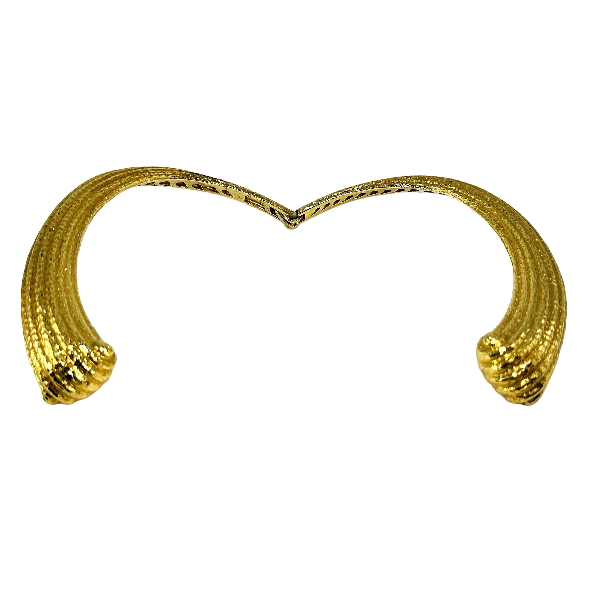 Massive 18K Yellow Gold, Hammered Finish, Italian Scroll Motif Choker Necklace For Sale 2