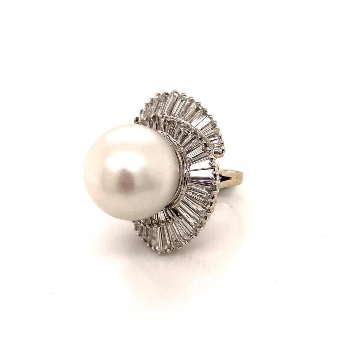 Round Cut Massive South Sea Pearl Diamond Gold Ring For Sale