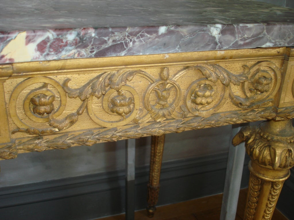 Konsolentisch aus massivem italienischem vergoldetem Holz aus dem 18. Jahrhundert (Marmor) im Angebot