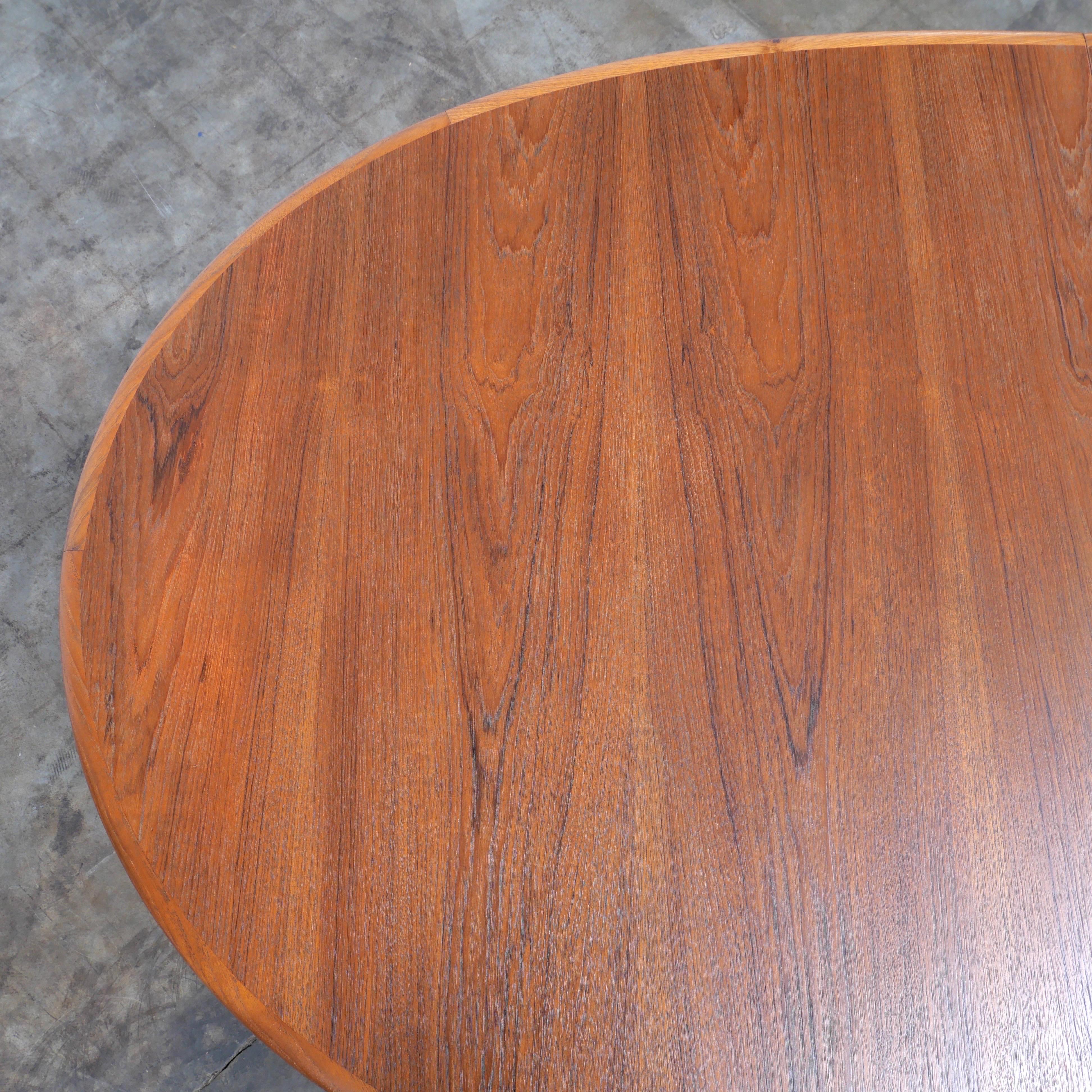 Grande table à manger nordique Parker des années 1960 en vente 3