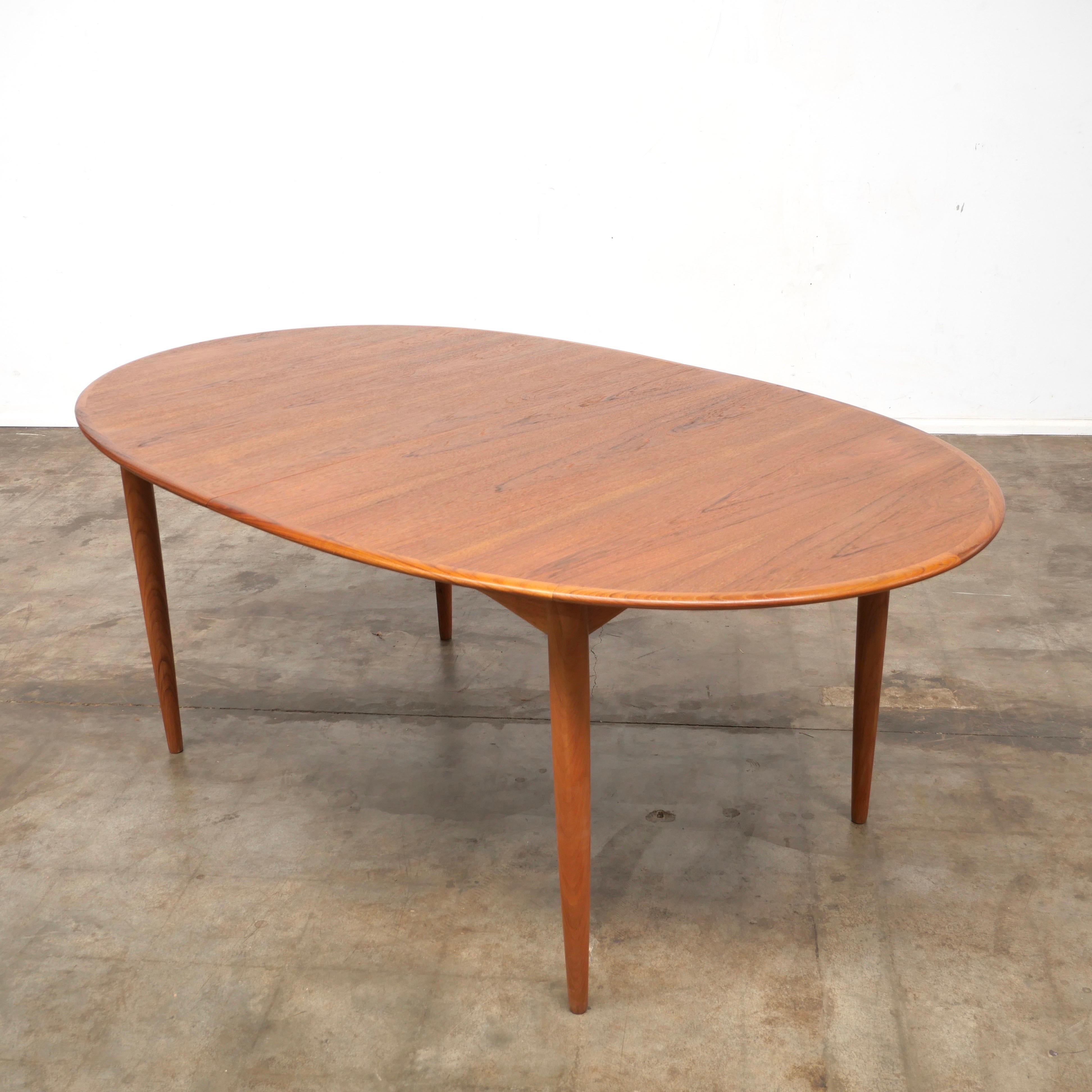 Grande table à manger nordique Parker des années 1960 Bon état - En vente à LYON, FR