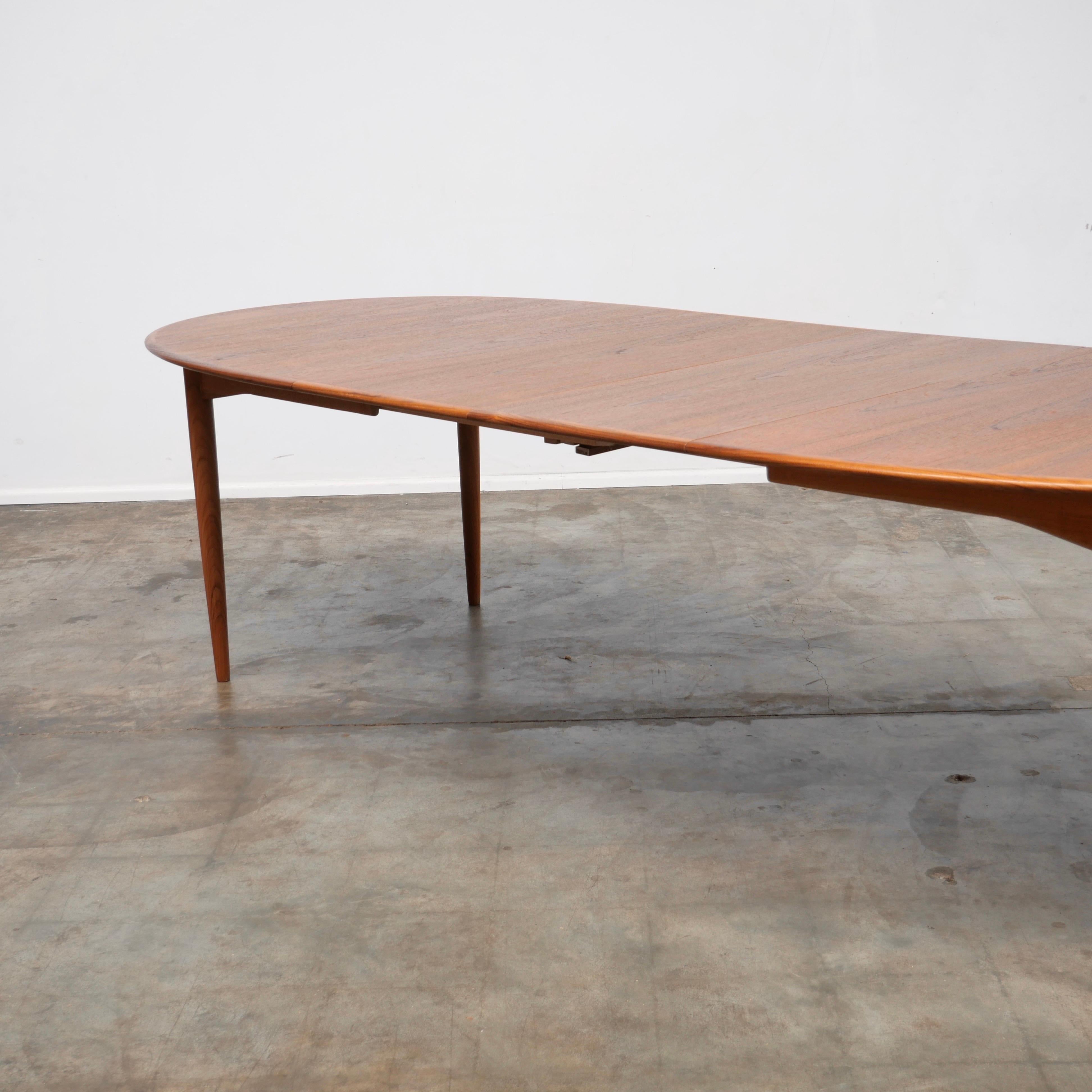 Grande table à manger nordique Parker des années 1960 en vente 1