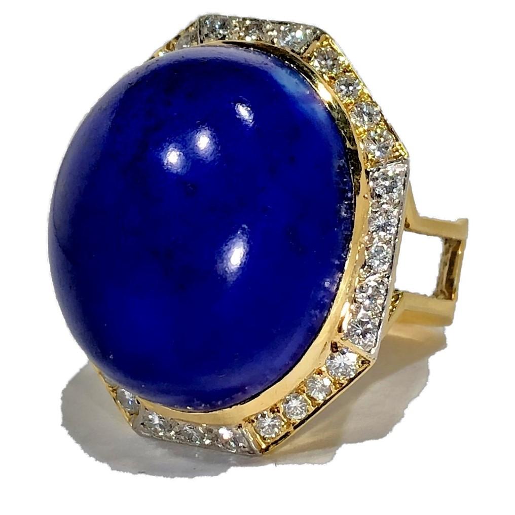 Massive Gold Cocktail Ring with 86 Carat Lapis-Lazuli Cabochon and Diamonds 3
