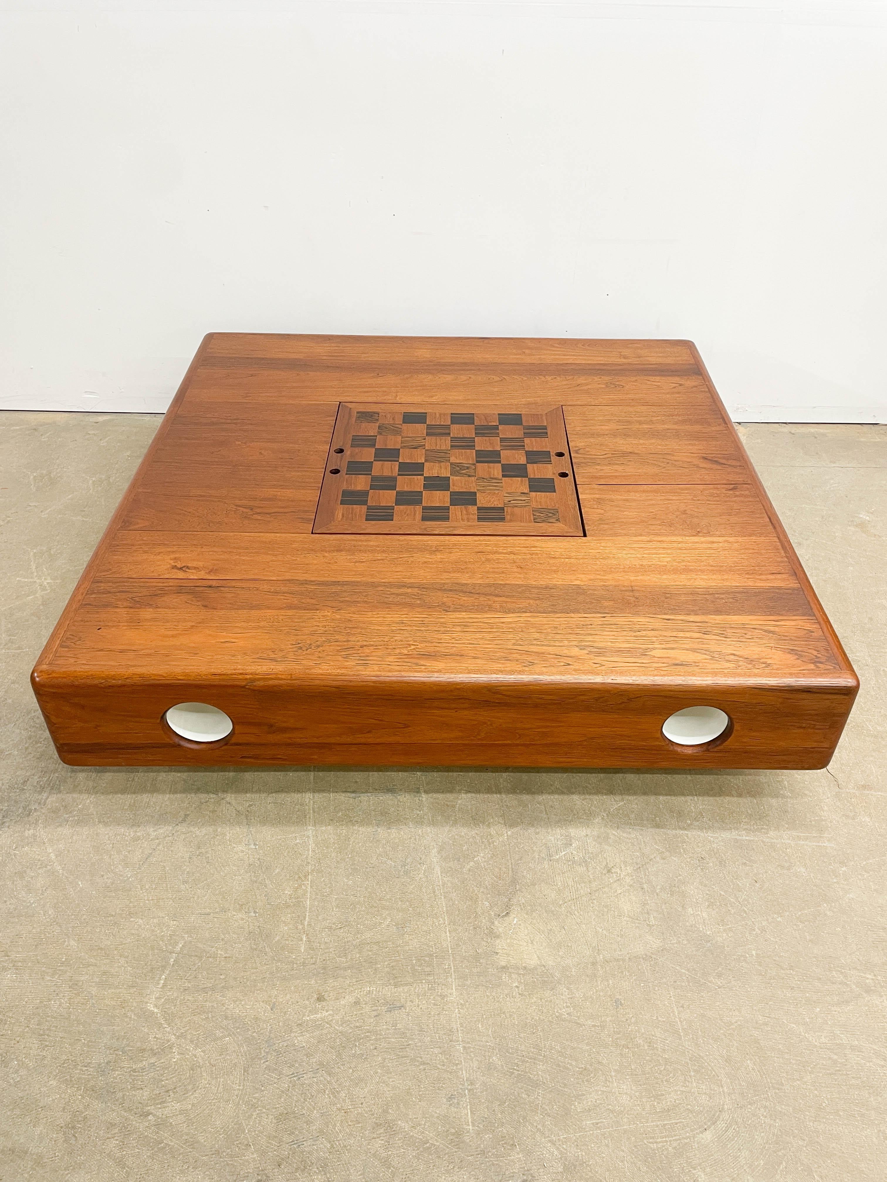 Massive 1970s teak planter coffee table en vente 4