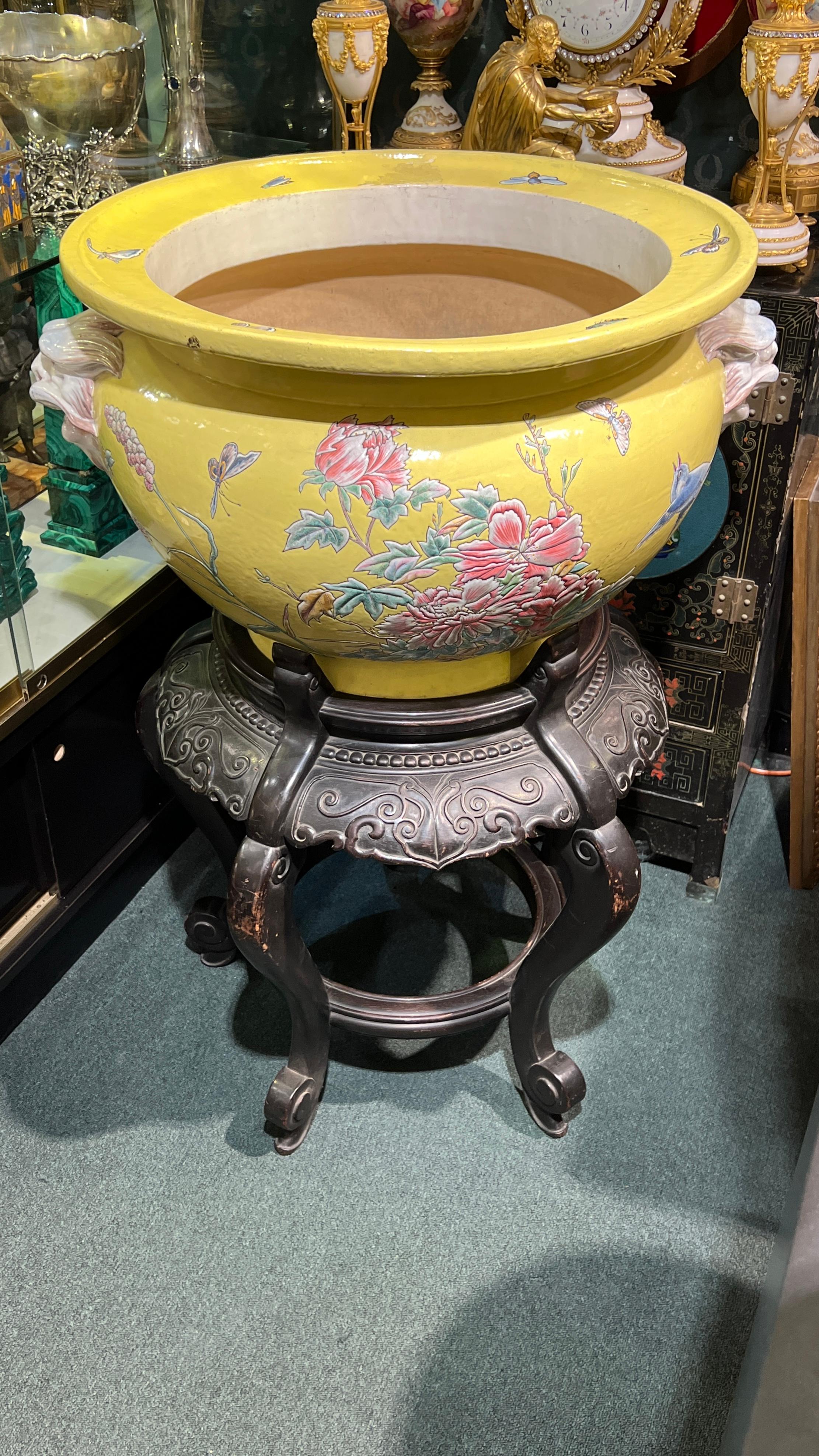 Massiccio jardiniere in faience francese del XIX secolo su supporto di Eugene Collinot in vendita 1