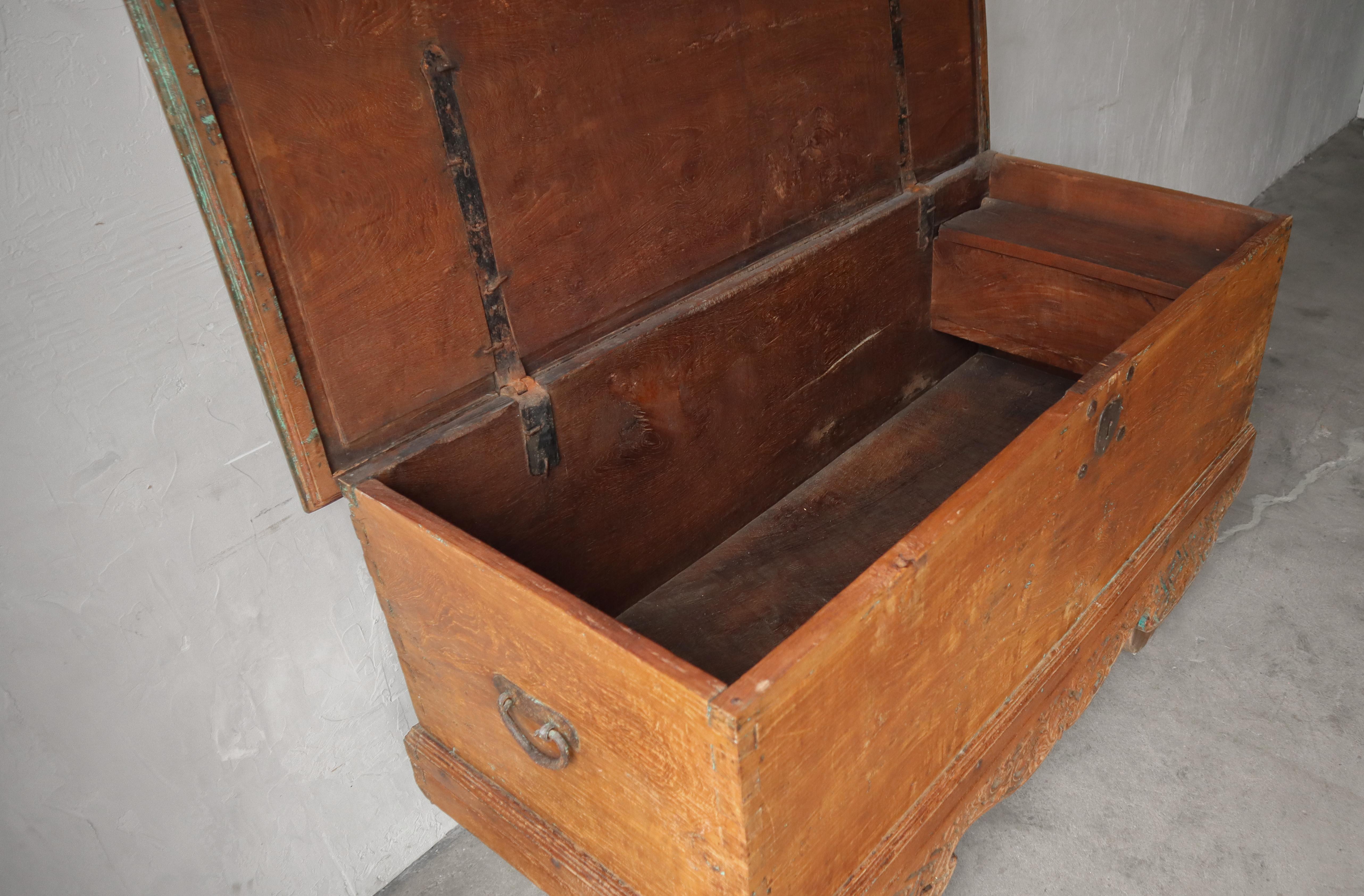 Massive 5ft Antique Carved Teak Wheeled Dowry Chest en vente 4