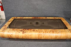 Couchtisch aus massiver Pythonhaut mit Ecthed Glass