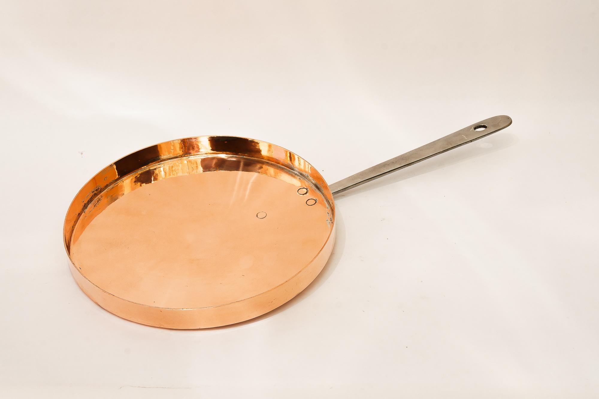 Massive und schwere und große Art Deco Kupferpfanne wien um 1930s (Poliert) im Angebot