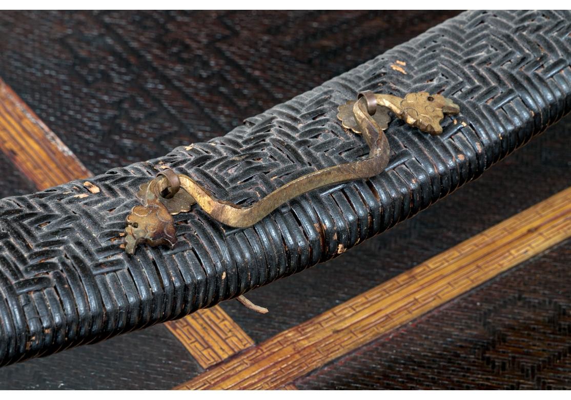 Masiva Y Magnífica Cesta China Antigua Como Mesa De Cóctel Ming en venta