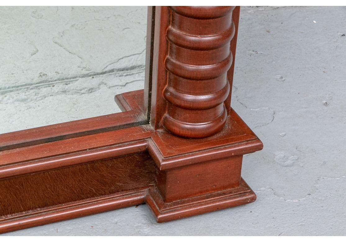 Cuir de vache Miroir massif et bien fait en cerisier et en cuir de vache en vente