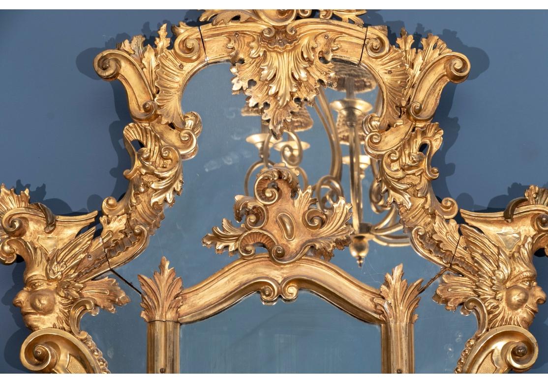 Massive miroir baroque ancien sculpté et doré en vente 8
