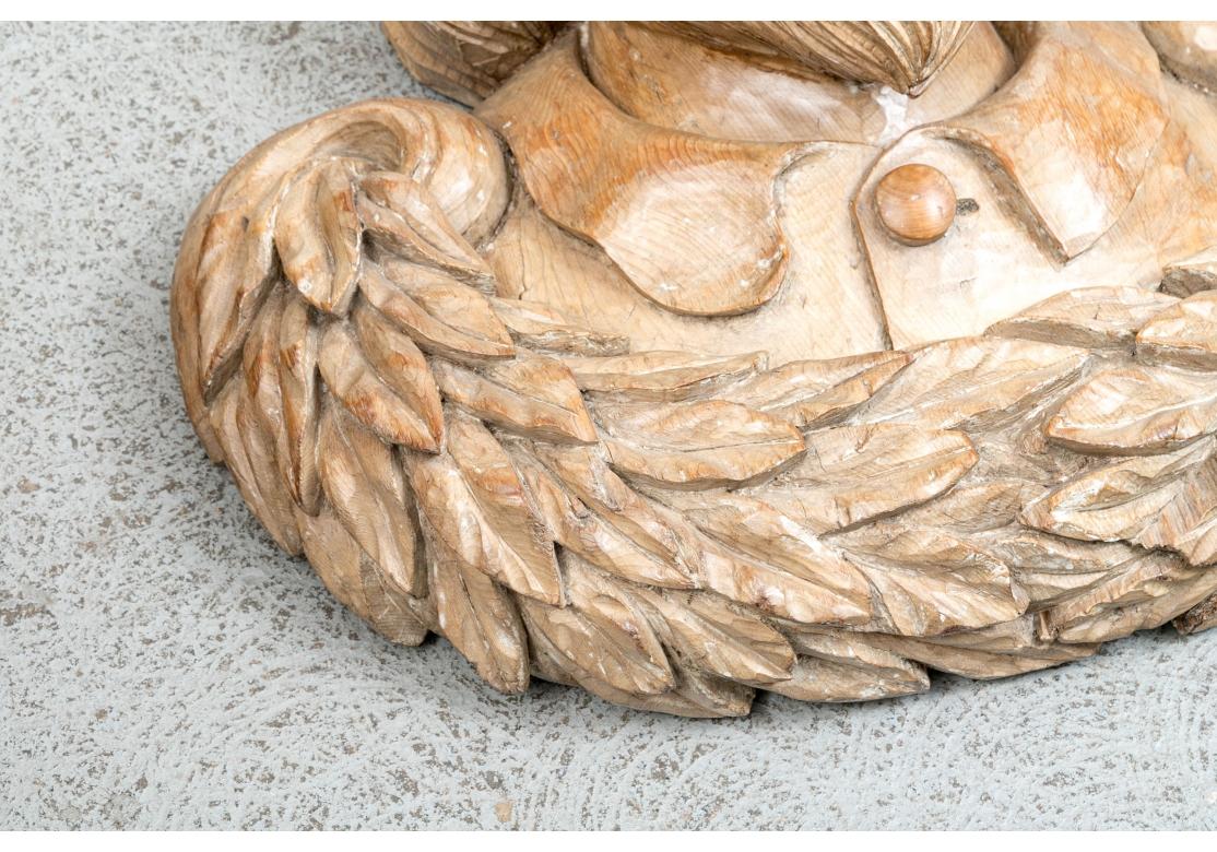 Intagliato a mano Massiccio busto antico in legno duro intagliato di Shakespeare in vendita