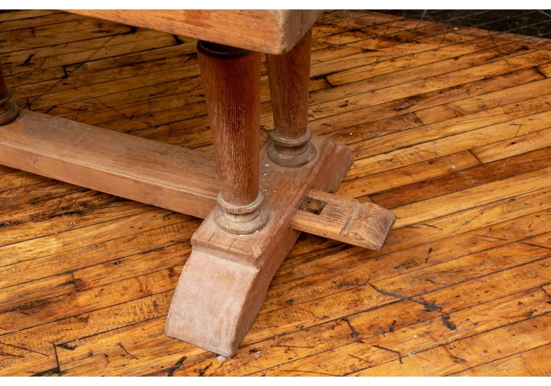 Grande table de ferme ancienne en pin à restaurer en vente 1
