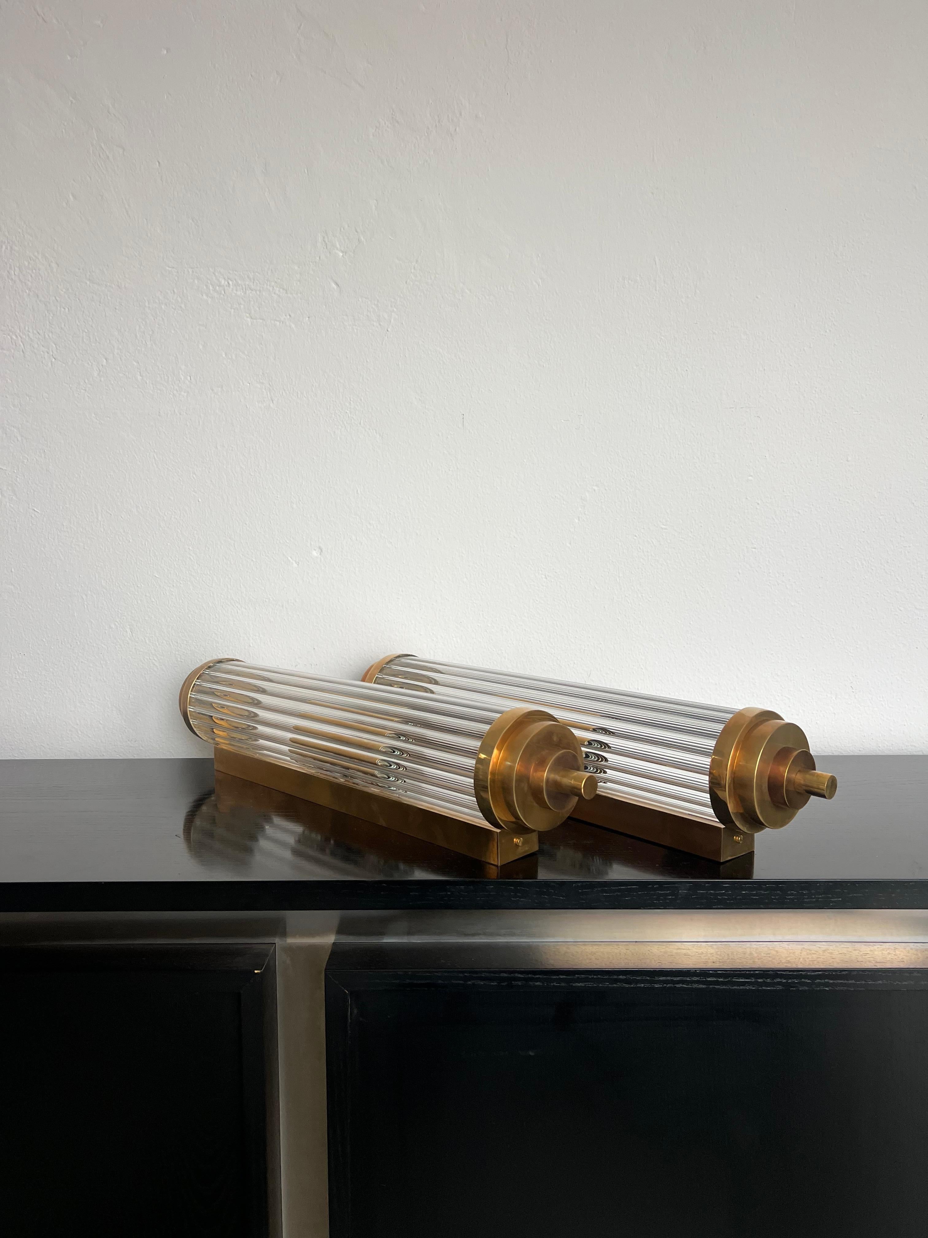 Massive Art Deco Wall Lamp Applique in Brass and Glass , decorative Wall Sconce For Sale 4