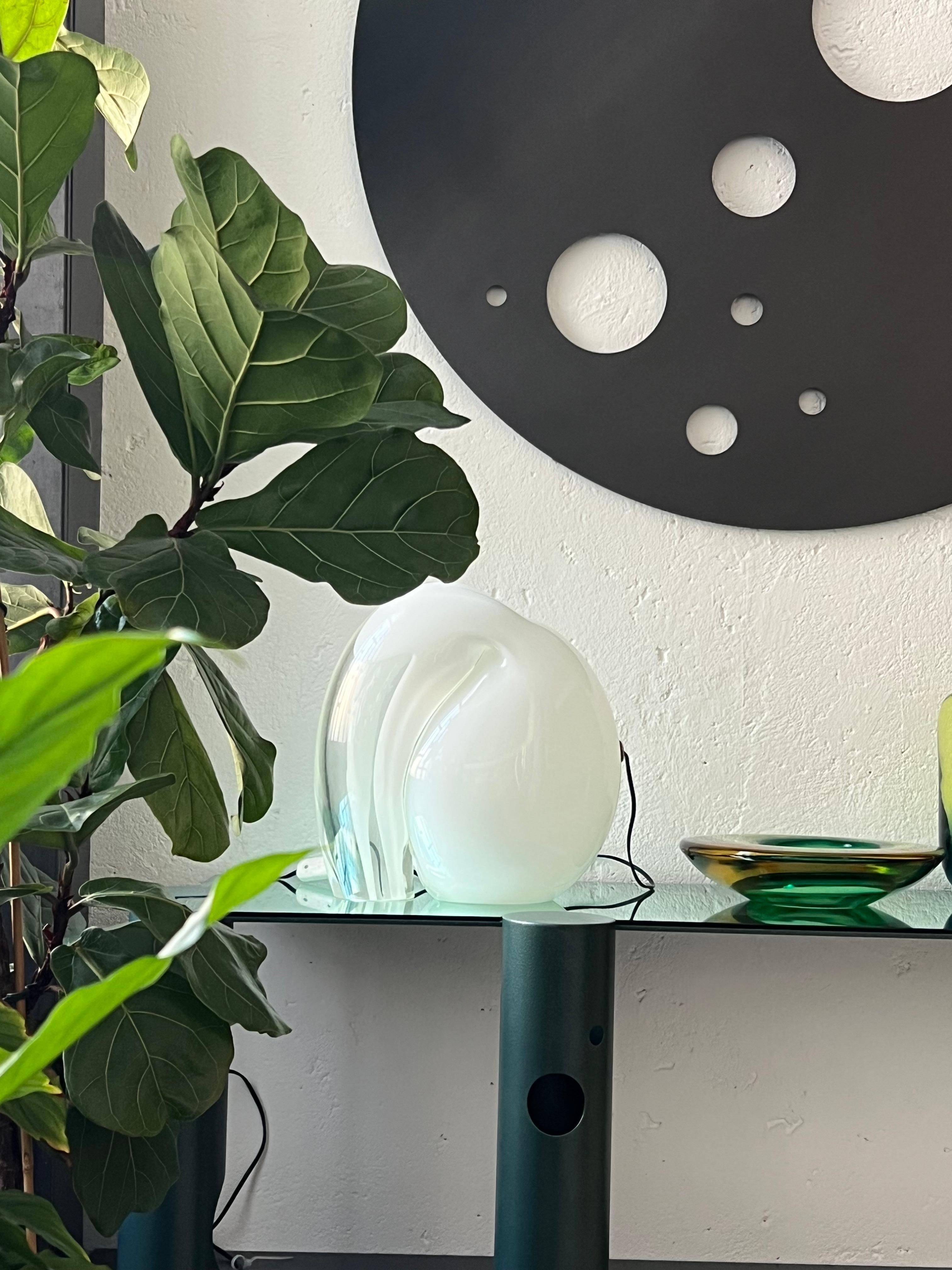 Tischlampe Munega aus massivem Kunstglas von Gino Vistosi, Murano, Italien, 1970er Jahre (Moderne der Mitte des Jahrhunderts) im Angebot
