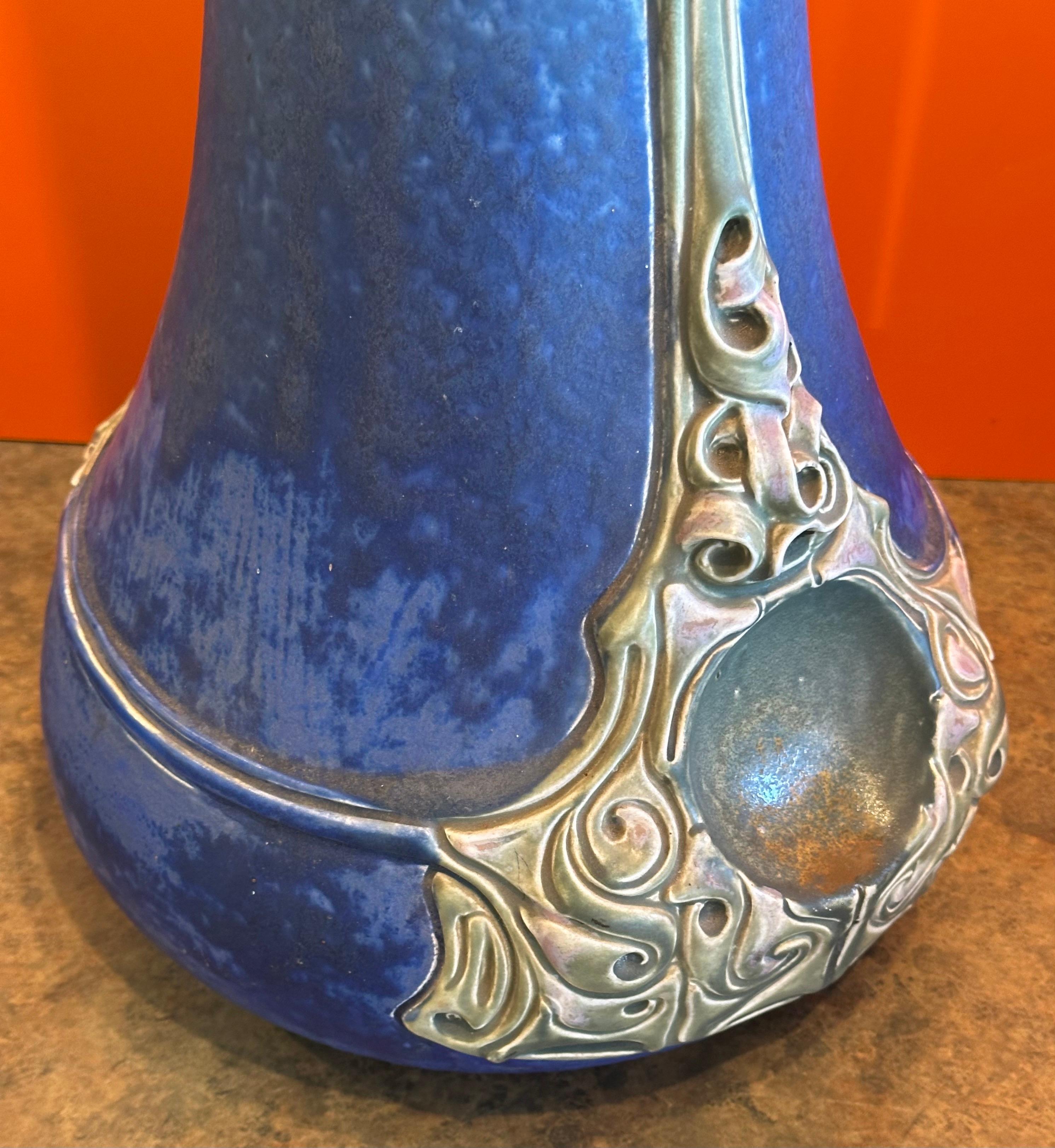 Massive Art Nouveau vase en majolique de Julius Dressler en vente 6